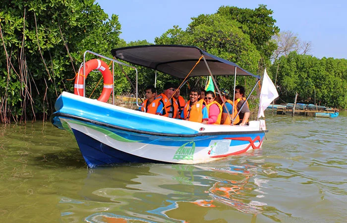 Negombo Sri Lanka Private Lagoon Boat Tour